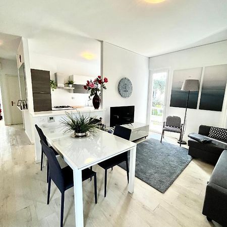 Your Familyapartment In Сирмионе Екстериор снимка