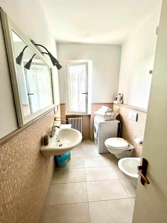 Your Familyapartment In Сирмионе Екстериор снимка