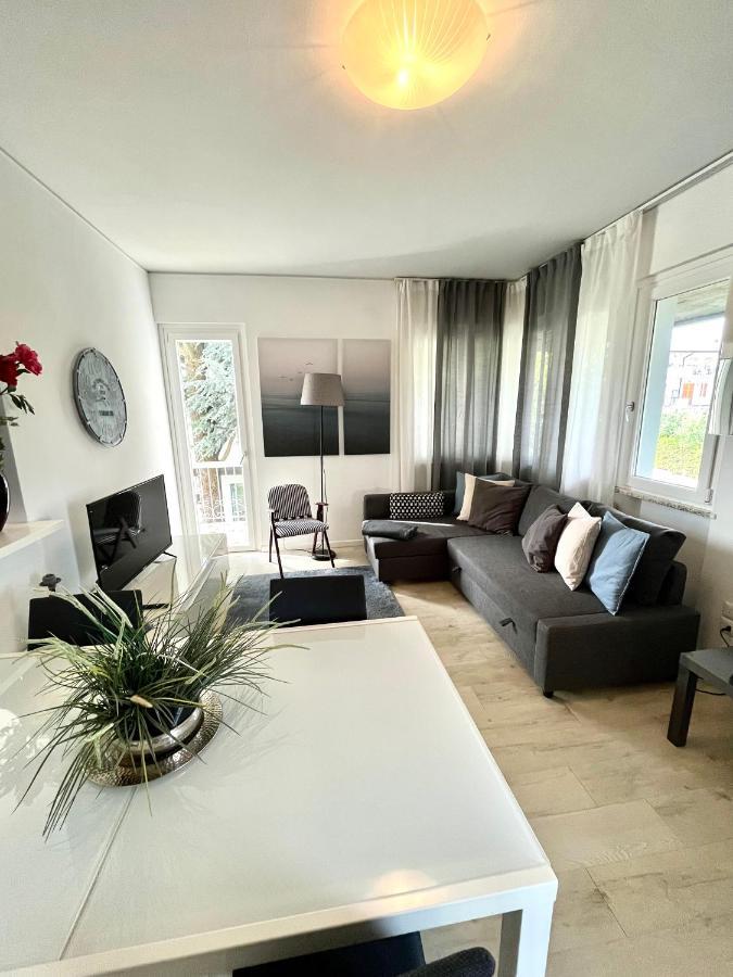 Your Familyapartment In Сирмионе Екстериор снимка