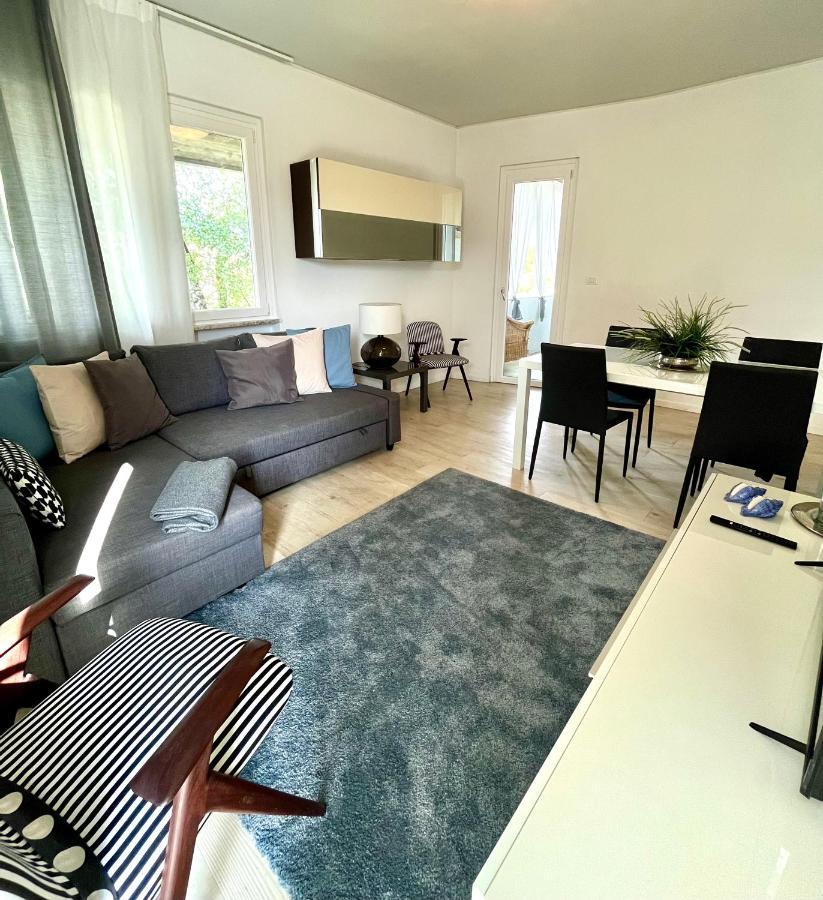 Your Familyapartment In Сирмионе Екстериор снимка
