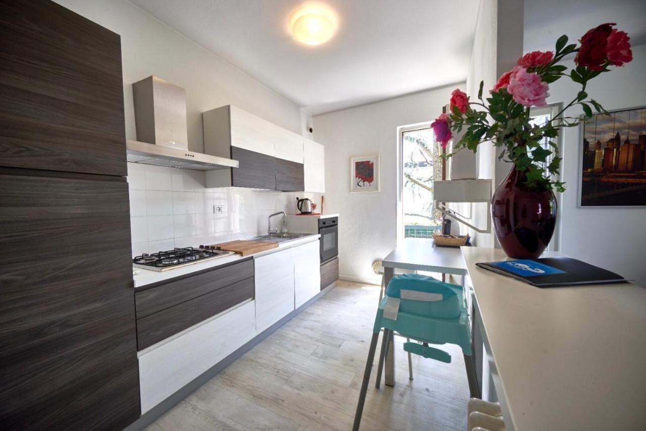 Your Familyapartment In Сирмионе Екстериор снимка