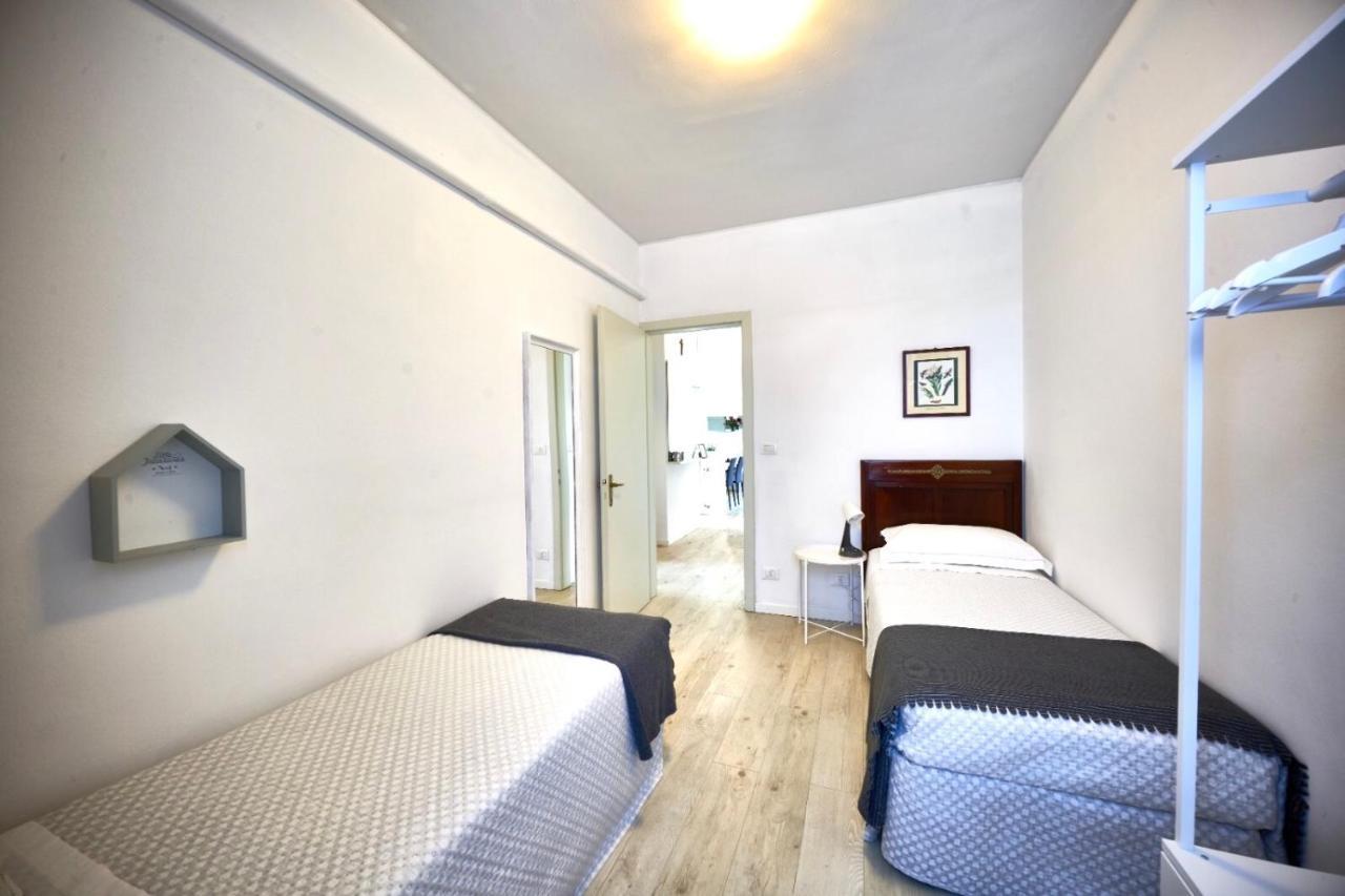 Your Familyapartment In Сирмионе Екстериор снимка